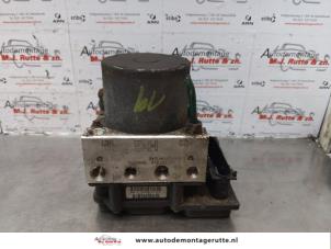 O178945 Gebruikte abs pomp Opel Corsa