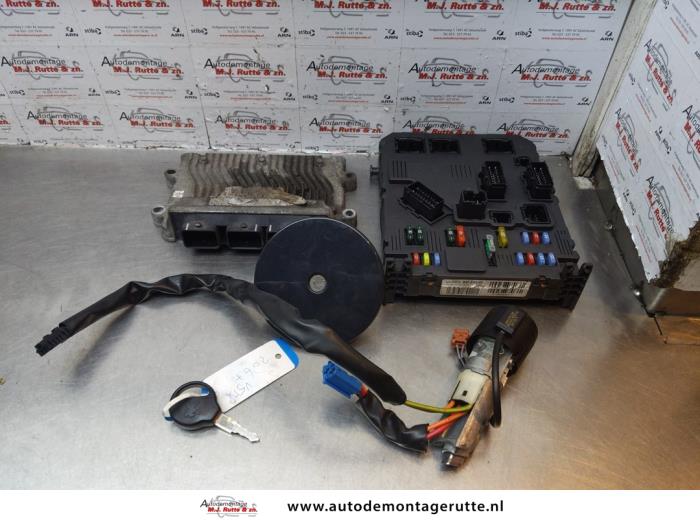 Gebruikte Kontaktslot + computer Peugeot 206 PLUS O178949