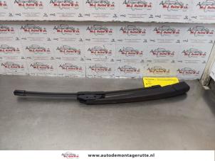 O178959 Gebruikte ruitenwisserarm achter Peugeot 207