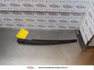 O179029 Gebruikte ruitenwisserarm achter Peugeot 207