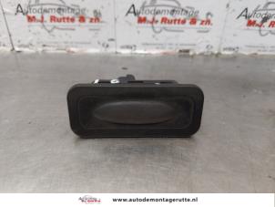 O179073 Gebruikte schakelaar achterklep Renault Modus