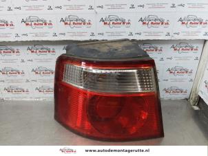 O179150 Gebruikte achterlicht links Kia Carens