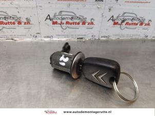 O179266 Gebruikte portierslot cilinder links Citroen Berlingo