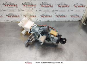 O179310 Gebruikte sleutel+contactslot Mazda Demio