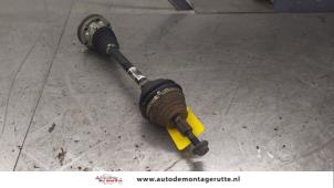 O179370 Gebruikte aandrijfas links-voor Volkswagen Touran
