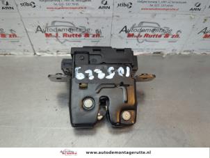 O179459 Gebruikte slotmechaniek achterklep Renault Twingo