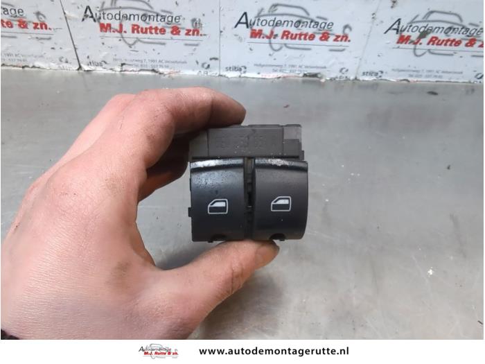 Gebruikte Schakelblok ruiten Audi A4 O179494