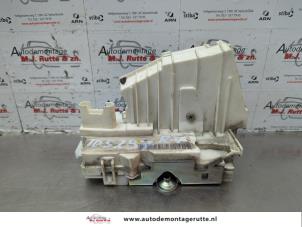 O179510 Gebruikte slotmechaniek portier 4deurs rechts-voor Mercedes B-Klasse