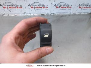 O179580 Gebruikte elektrisch raam schakelaar Peugeot 3008