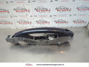 O179579 Gebruikte portiergreep 4deurs links-voor Peugeot 3008