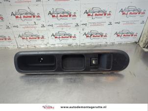O179632 Gebruikte elektrisch raam schakelaar Peugeot 3008