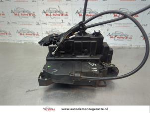 O179657 Gebruikte deurslot mechaniek 4deurs links-voor Renault Modus