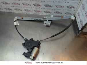 O179664 Gebruikte ruitmechaniek 4deurs links-voor Mazda 2.