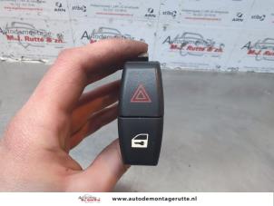 O179703 Gebruikte schakelaar paniekverlichting BMW X3
