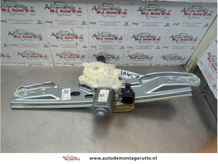 Gebruikte Ruitmechaniek 4Deurs links-achter Ford Focus O179756
