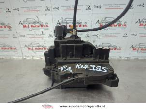 O179804 Gebruikte portierslot mechaniek 4deurs rechts-achter Renault Modus