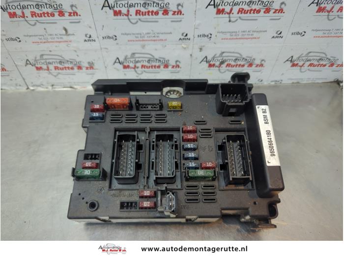 Gebruikte Zekeringkast Peugeot 307 O179811