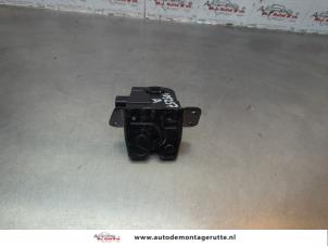O179929 Gebruikte achterklep slotmechaniek Kia Picanto