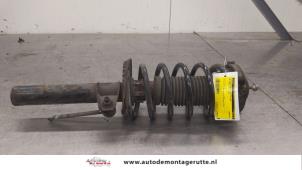 O179930 Gebruikte voorpoot rechts Volkswagen Caddy