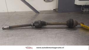 O179968 Gebruikte steekas rechts-voor Peugeot 3008