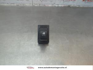 O180027 Gebruikte ruit schakelaar elektrisch Kia Cee'D