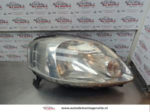 O180056 Gebruikte koplamp rechts Volkswagen Fox