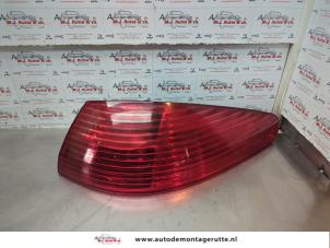 O180072 Gebruikte achterlicht rechts Peugeot 607