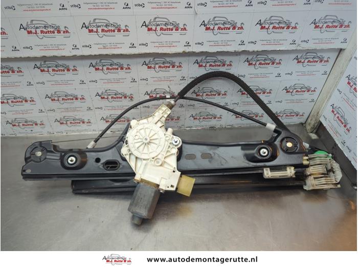 Gebruikte Raammechaniek 4Deurs links-voor BMW 3-Serie O180086