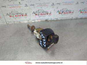 O180087 Gebruikte portierslot cilinder links BMW 3-Serie