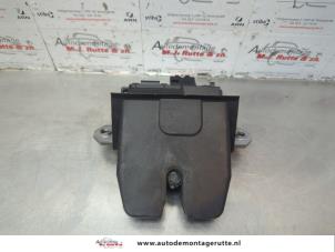 O180111 Gebruikte achterklep slotmechaniek Ford Focus