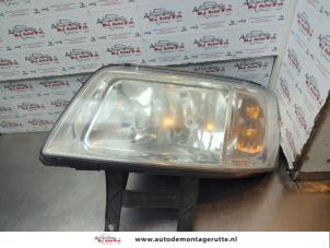 O180174 Gebruikte linker koplamp Volkswagen Transporter