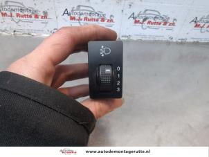 O180212 Gebruikte schakelaar koplamp ihv Chevrolet Aveo