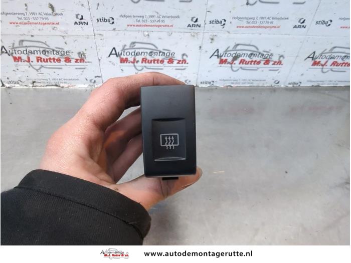 Gebruikte Schakelaar Achteruitverwarming Volkswagen Beetle O180283