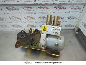 O180294 Gebruikte cabriodak motor Opel Astra