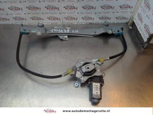 O180318 Gebruikte ruitmechaniek 2deurs links-voor Renault Twingo