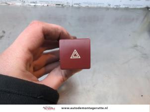O180328 Gebruikte gevarenlicht schakelaar Citroen Berlingo