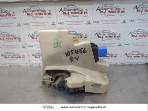 O180356 Gebruikte slotmechaniek portier 2deurs rechts Volkswagen Transporter