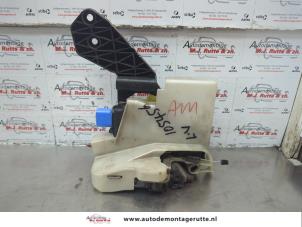 O180357 Gebruikte slotmechaniek portier 2deurs links Volkswagen Transporter