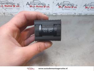 O180365 Gebruikte schakelaar koplamp ihv Volkswagen Transporter