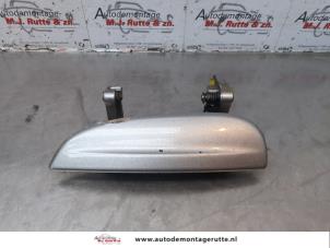 O180393 Gebruikte deurgreep 4deurs links-voor Kia Rio