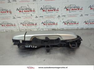 O180435 Gebruikte portiergreep 4deurs rechts-voor Subaru Trezia
