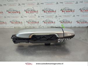 O180436 Gebruikte deurgreep 4deurs links-achter Subaru Trezia