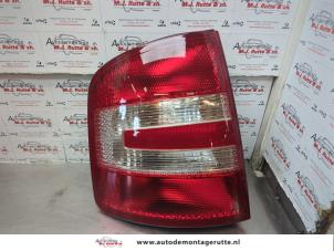 O180446 Gebruikte achterlicht links Skoda Fabia