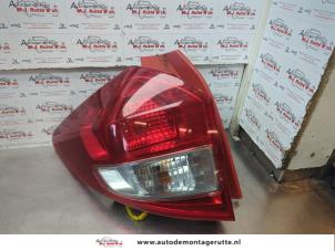 O180448 Gebruikte achterlicht links Subaru Trezia