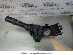 O180459 Gebruikte richtingaanwijzer schakelaar Subaru Trezia