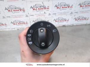 O180504 Gebruikte licht schakelaar Audi A4