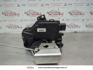 O180508 Gebruikte slotmechaniek portier 2deurs rechts Audi A4
