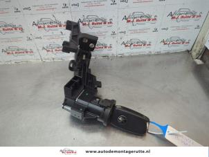 O180555 Gebruikte sleutel+contactslot Peugeot Bipper