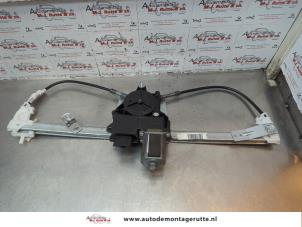 O180565 Gebruikte ruitmechaniek 2deurs links-voor Peugeot Bipper