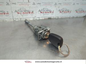 O180604 Gebruikte deurslot cilinder links Citroen C5